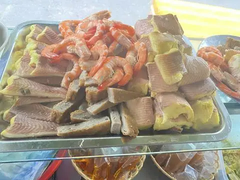 Hình ảnh Hoa Đăng - Bún Cá Châu Đốc Và Hủ Tiếu Mực Thịt Bằm Tôm - Đường 15