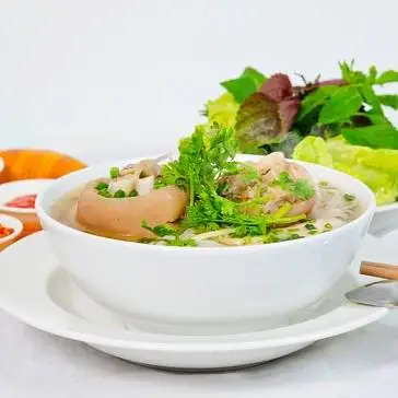 Hình ảnh Cô Hai Quán - Bánh Cuốn Nóng - Bún Mọc - Huỳnh Văn Nghệ