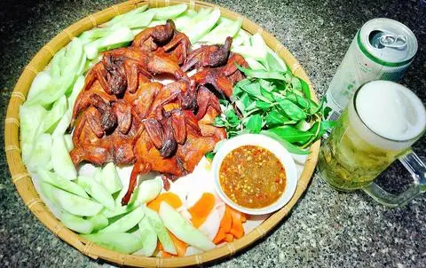 Hình ảnh Cút Chiên Bơ A Chẻ - Nguyễn Thị Kiểu