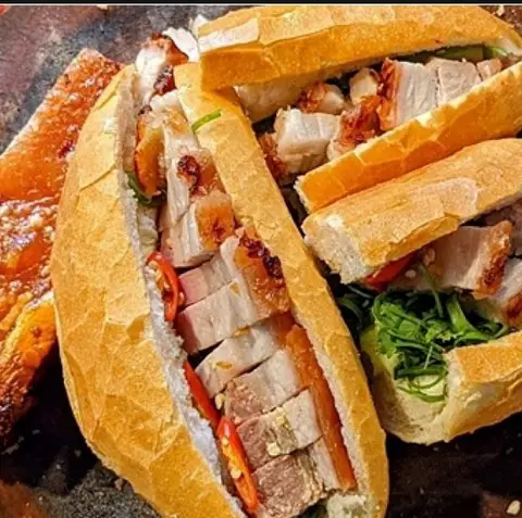Hình ảnh Minh Tâm - Lò Bánh Mì Heo Quay & Vịt Quay - Quang Trung