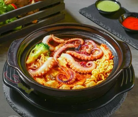 Hình ảnh Mì Lẩu Thái Bạch Tuộc 