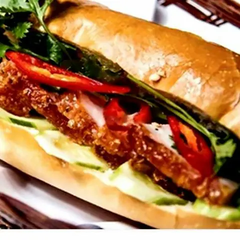 Hình ảnh Bánh mì thịt chả - heo quay