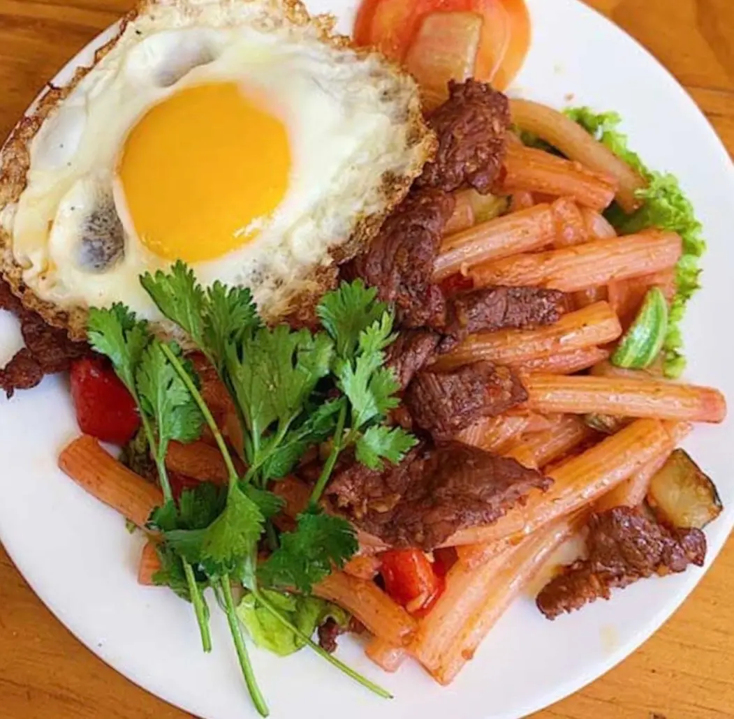 Hình ảnh Nui xào bò trứng