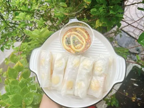 Hình ảnh Bánh Tráng Cuốn Sốt Bơ Trứng