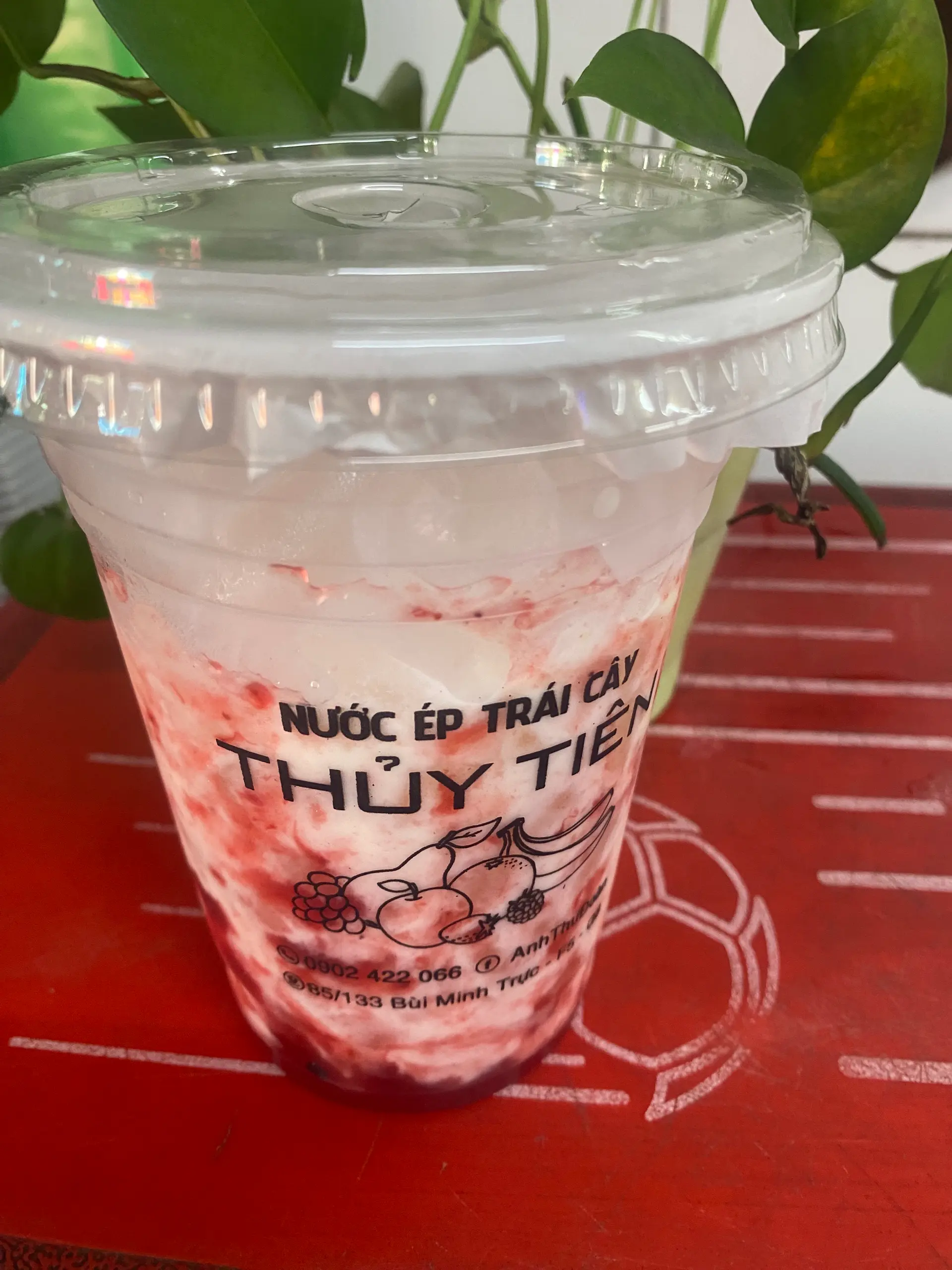 Hình ảnh sữa chua dâu