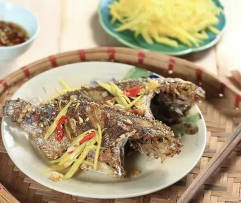 Hình ảnh Cá Rô Chiên Xoài Bằm + Cơm + Canh