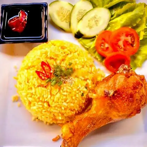 Hình ảnh Cơm Gà Xối Mỡ