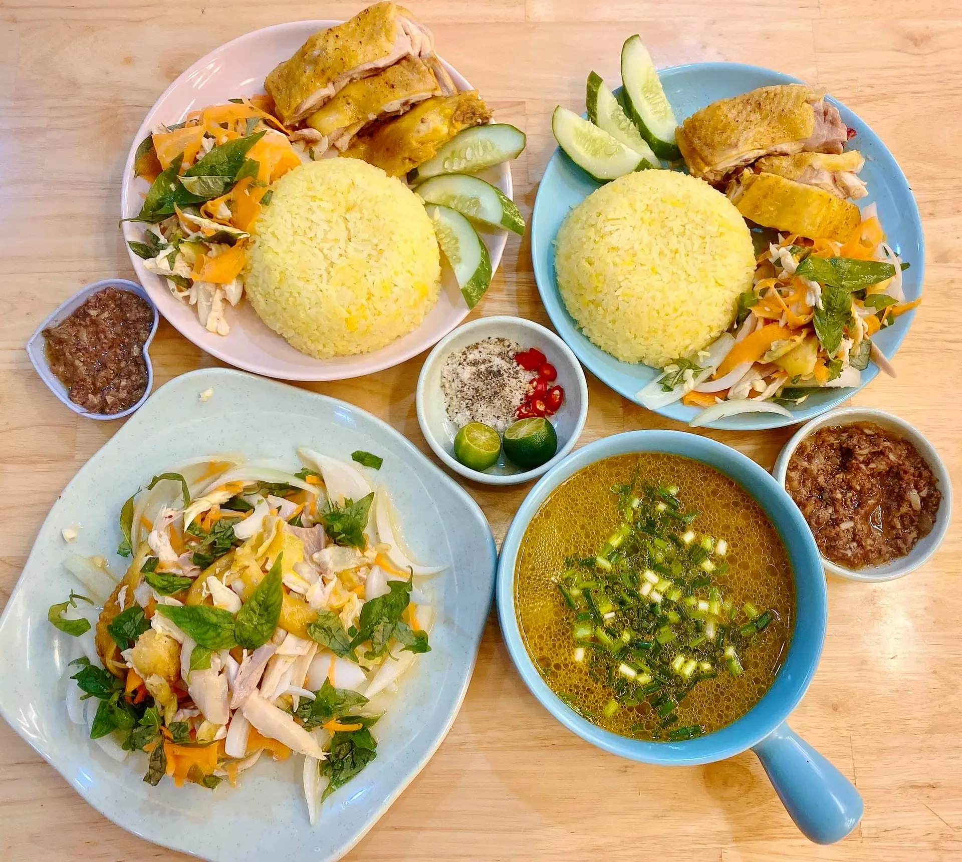 Hình ảnh Cơm gà đặc biệt
