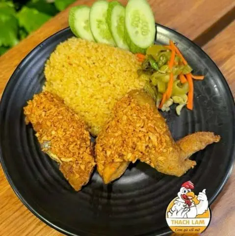 Hình ảnh Cơm gà sốt mắm tỏi - cánh gà