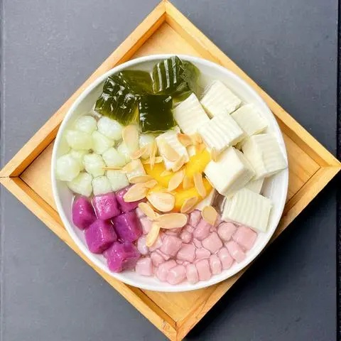 Hình ảnh Chè khúc bạch thập cẩm lớn