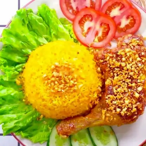 Hình ảnh Cơm Gà Chiên Nước Mắm