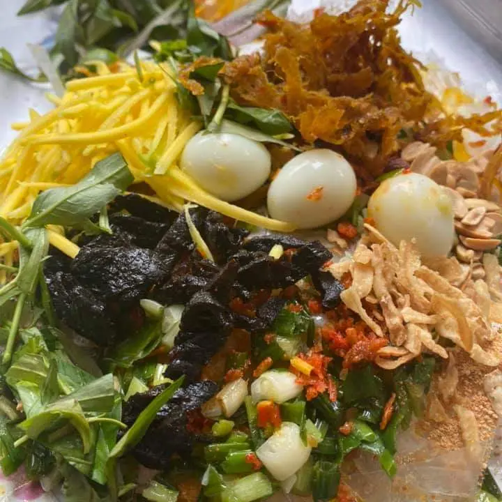 Hình ảnh Bánh Tráng Trộn Khô Đen, Mực (tự trộn)