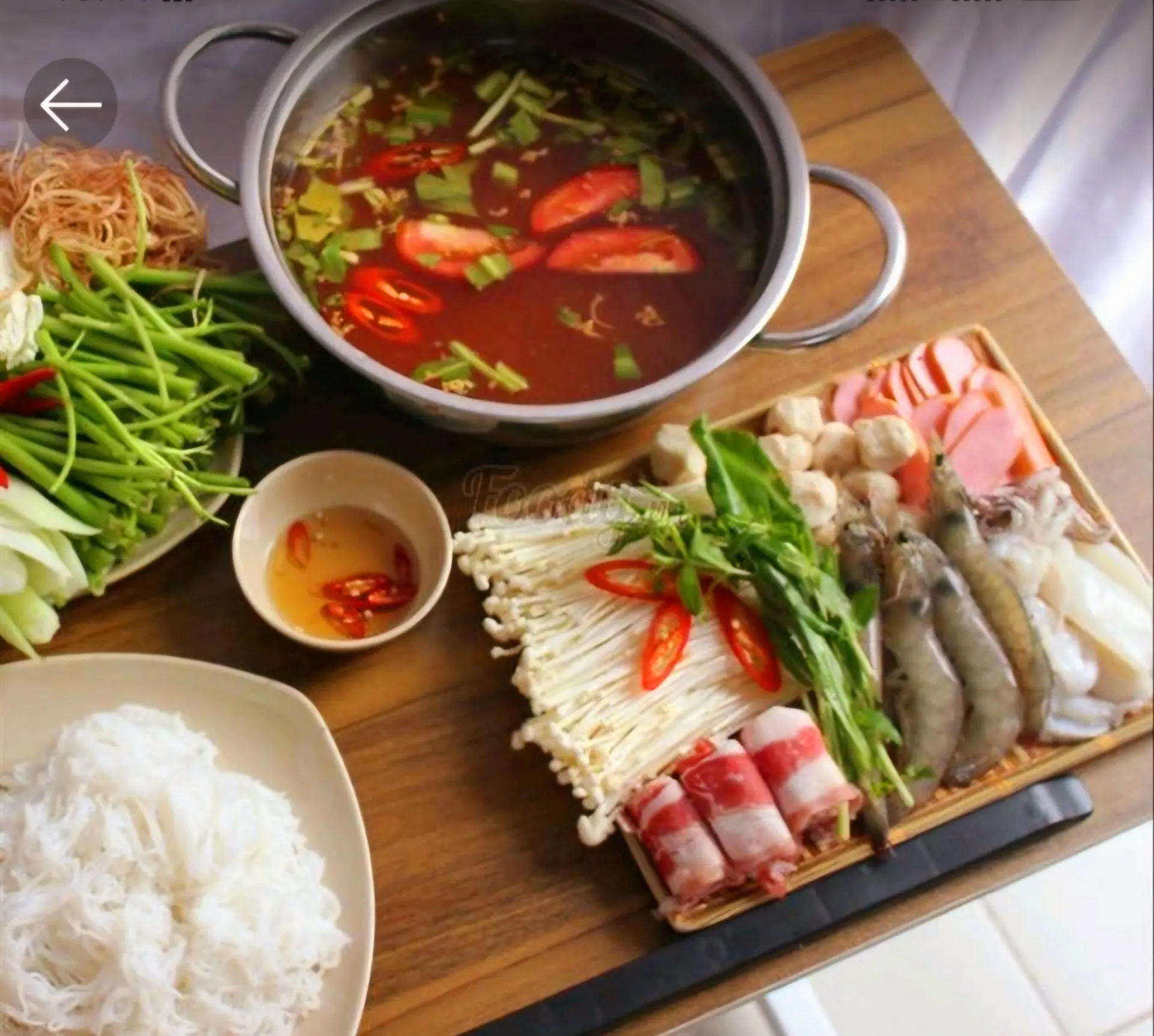 Hình ảnh Lẩu Thái Lớn