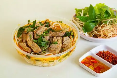 Hình ảnh BÚN BÒ NẠM CHẢ