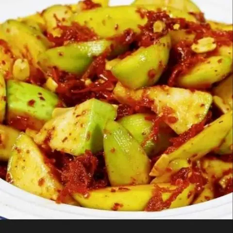 Hình ảnh gỏi  xoài trộn khô bò