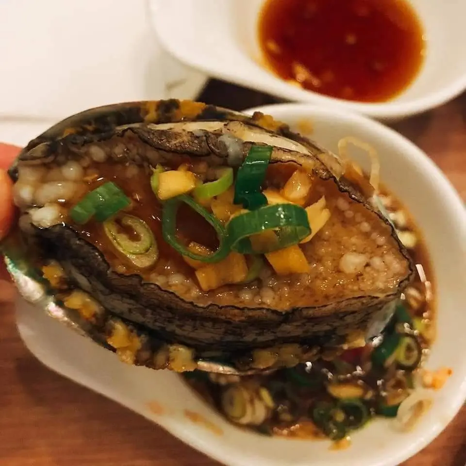 Hình ảnh Bào ngư nướng mỡ hành (1 con)