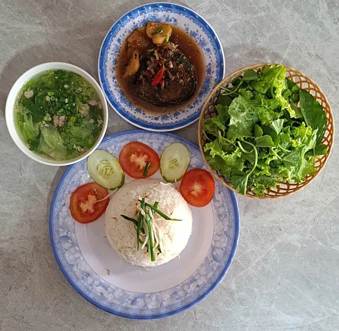 Hình ảnh Cơm cá ngừ kho thơm(cà)
