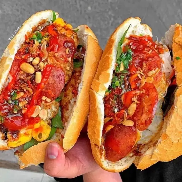 Hình ảnh Bánh Mì Lạp Xưởng /Bò Nướng /ốp La 