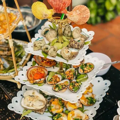 Hình ảnh Còi sò điệp xào bắp- ốc cana rang muối- ốc bông cháy tỏi tóp mỡ