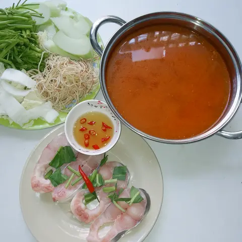 Hình ảnh Lẩu Cá Hú