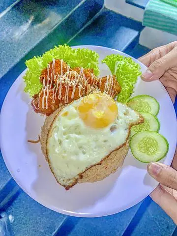 Hình ảnh Cơm chiên gà mật ong + trứng chiên