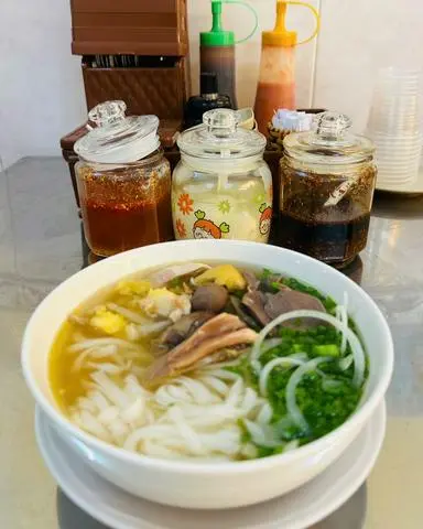 Hình ảnh Phở gà đặc biệt