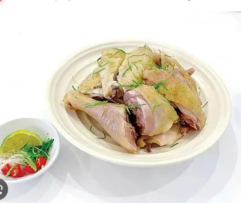 Hình ảnh Gà luộc nửa con