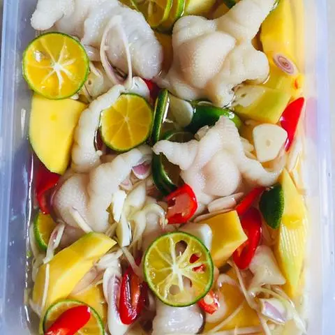 Hình ảnh chân gà có xương sả tắc phần lớn 