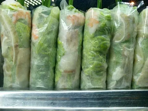 Hình ảnh Gỏi cuốn tôm - tai heo