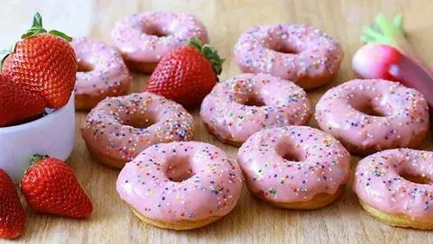 Hình ảnh Donut dâu