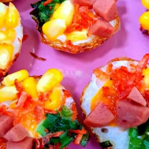 Hình ảnh Bánh Trứng Cút Xúc Xích