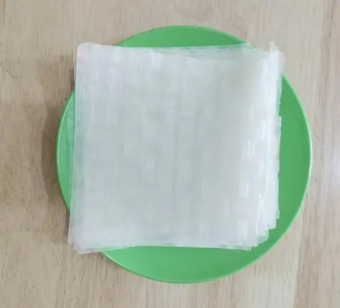 Hình ảnh Bánh Tráng Cuốn ( nhúng nước )
