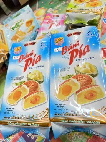 Hình ảnh Bánh pía đậu xanh - sầu riêng 150g 1 cái