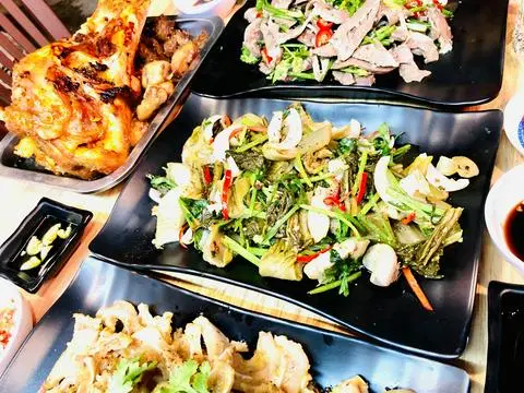 Hình ảnh Lòng thập cẩm xào cải chua 