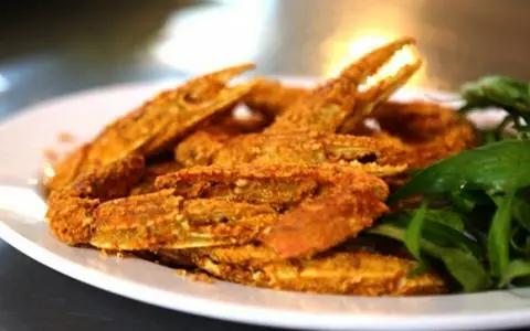 Hình ảnh Càng Ghẹ Rang Trứng Muối