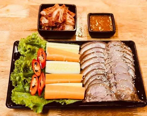 Hình ảnh Thịt chân giò hấp  Hàn Quốc (lớn)