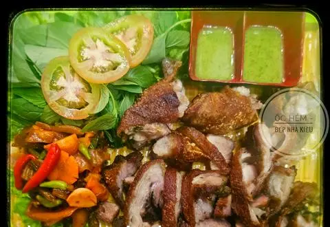 Hình ảnh Giò heo muối chiên giòn