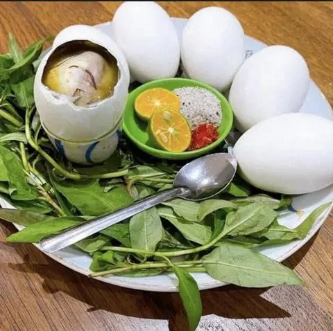 Hình ảnh 2 Hột Vịt lộn LUỘC muối tiêu chanh