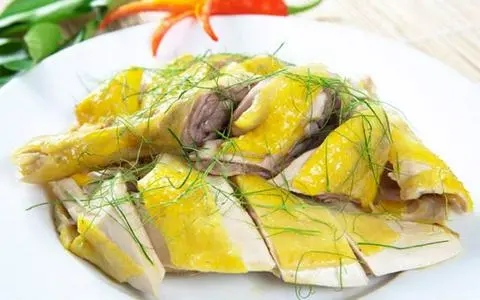 Hình ảnh nữa con gà +cơm +gỏi 