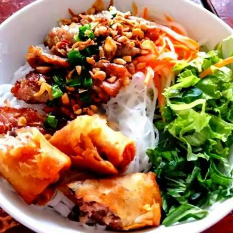 Hình ảnh Bún Thịt Nướng - Chả Giò