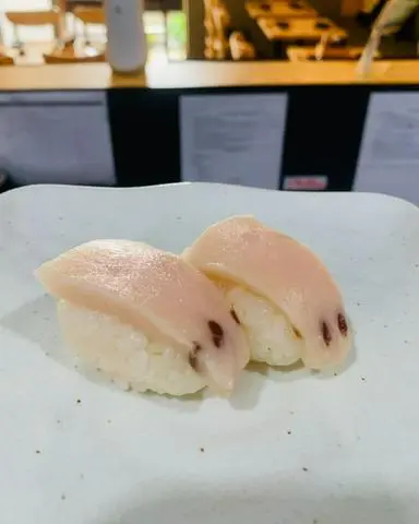 Hình ảnh Ni cá kiếm (1 Viên)