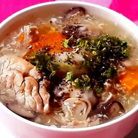 Hình ảnh Súp nui óc heo cà rốt