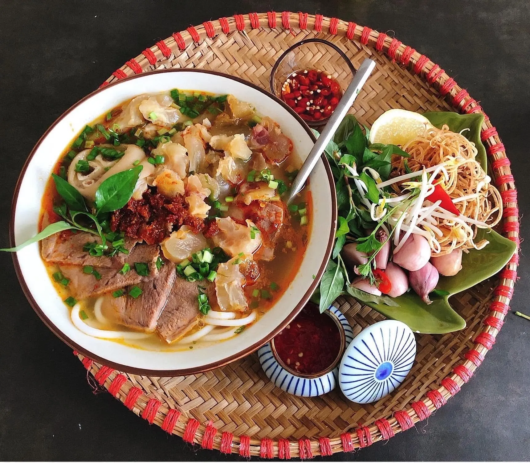 Hình ảnh bún bò nạm bò viên 
