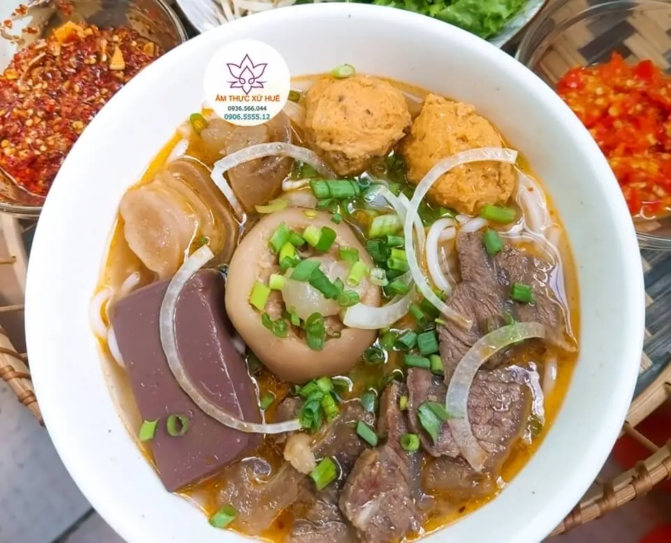 Hình ảnh Bún Bò Đặc Biệt Có Giò 
