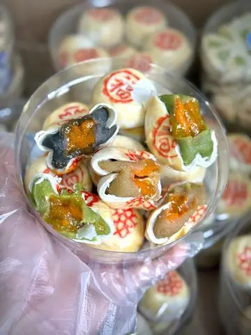 Hình ảnh BÁNH PÍA KIM SA TRỨNG MUỐI MIX VỊ 