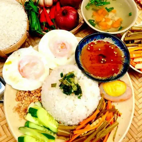 Hình ảnh Cơm tấm 2 ốp la - trứng kho - soup