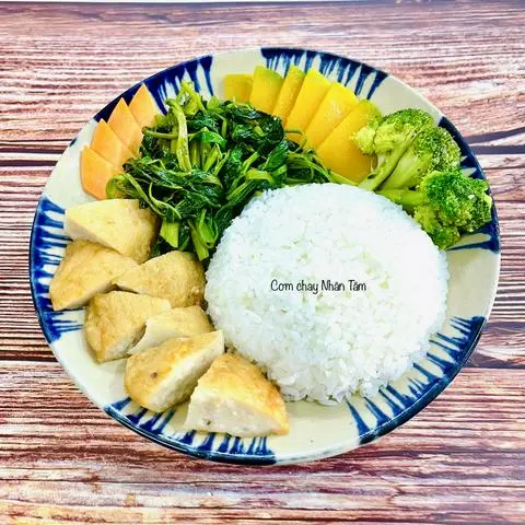 Hình ảnh Cơm chả cá chiên chay