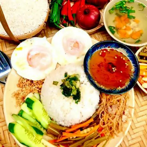 Hình ảnh Cơm tấm 2 ốp la - bì - soup