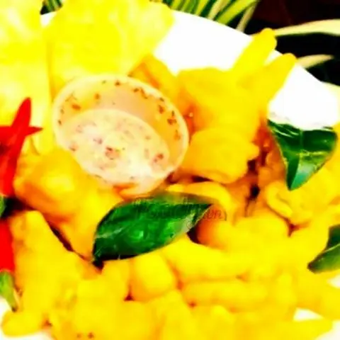Hình ảnh Chân Gà Ủ Muối Hoa Tiêu Rút Xương Khay 500G