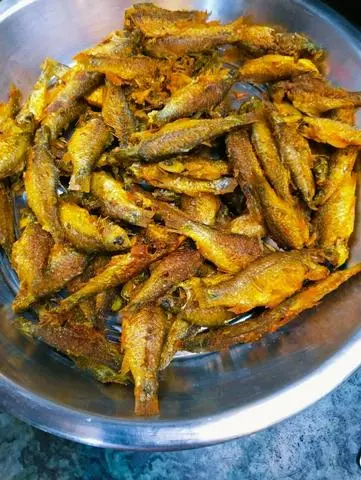 Hình ảnh cơm cá chốt kho nghệ